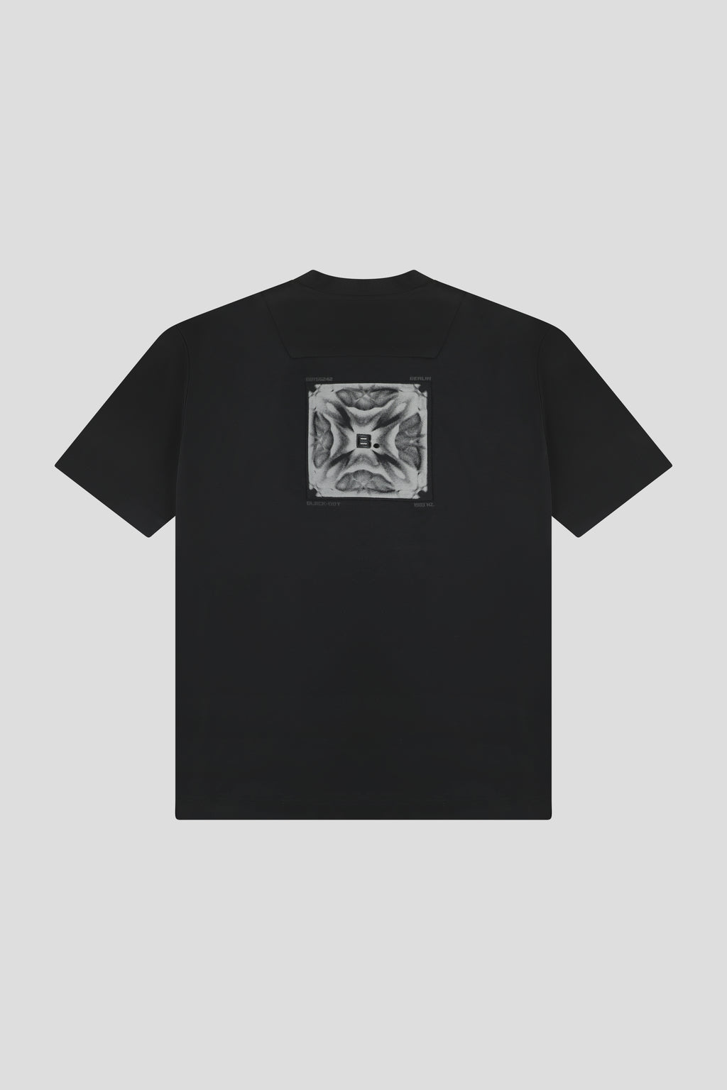 T-SHIRT BD bold graphic