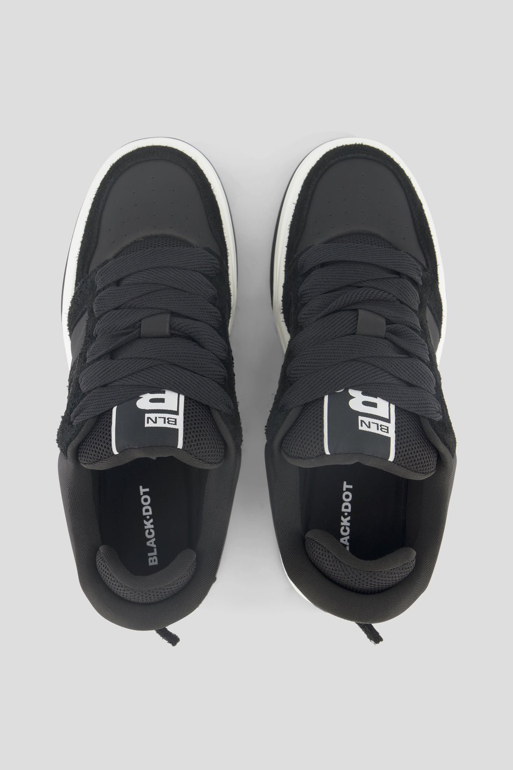 SNEAKERS Bold Side