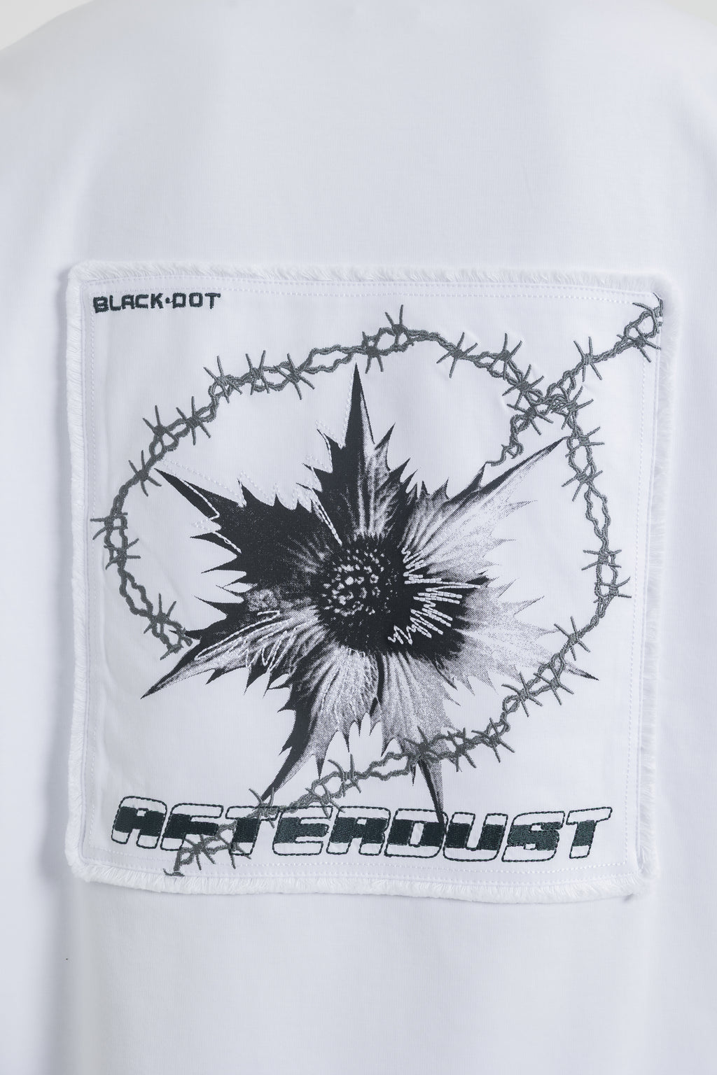 טישרט BLACK DOT לגברים - הדפס גרפי בגב