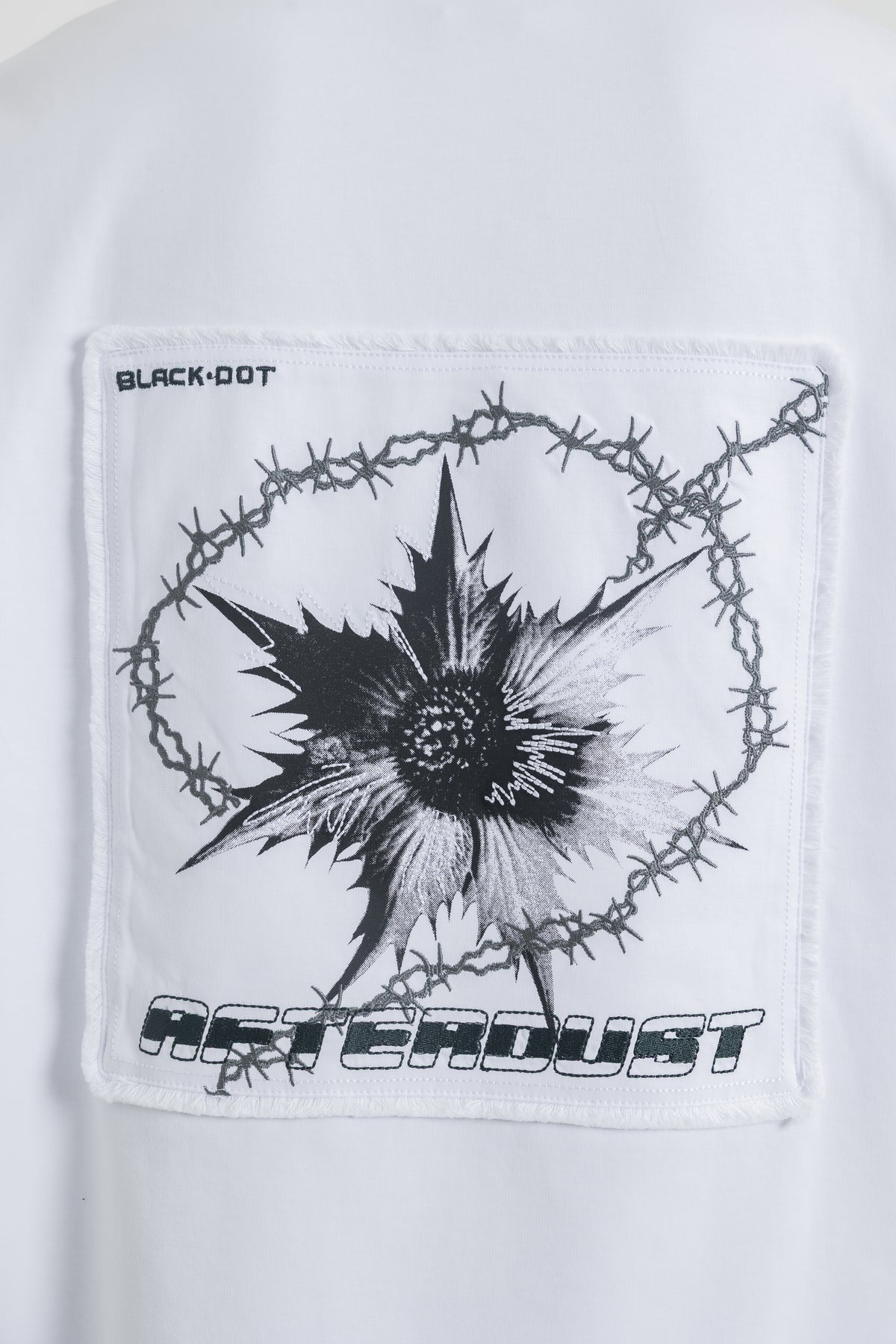 טישרט BLACK DOT לגברים - הדפס גרפי בגב
